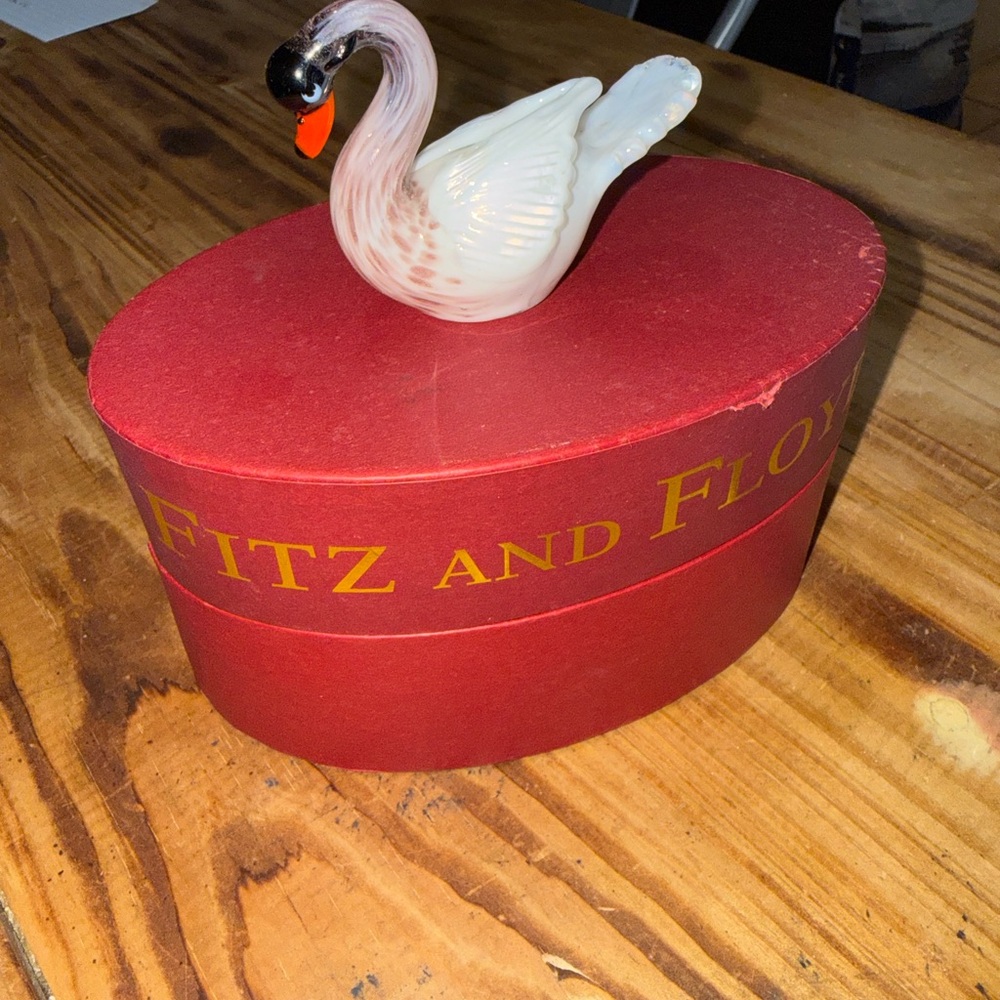 Fitz and Floyd Red Swan Decorative Box